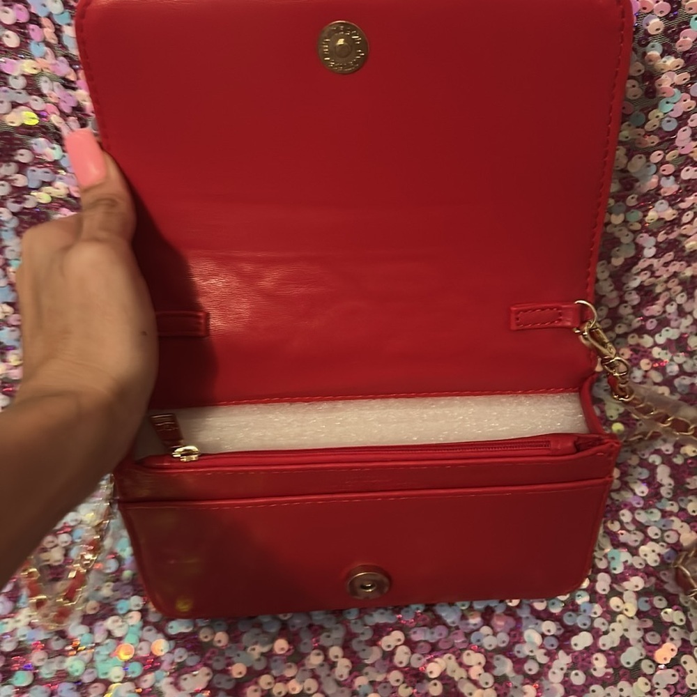 Red Quilted Badgley Mischka Crossbody bag with built in wallet slots - Picture 4 of 8